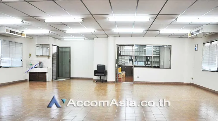 unit Office space For Rent in Ratchadaphisek, Bangkok  near MRT Sutthisan (AA14497)
